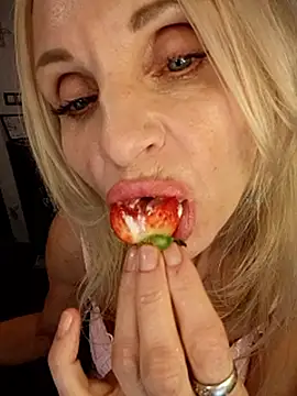 Mila_Lovi Stripchat cam model