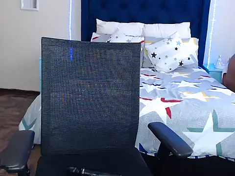 QUEENMANDYY webcam