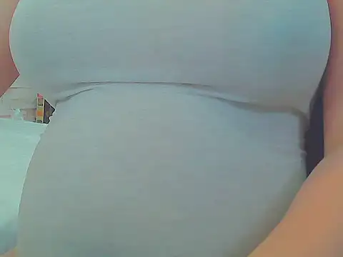 Modella: keepmepregnantT
