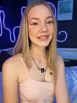 MilaMoone webcam