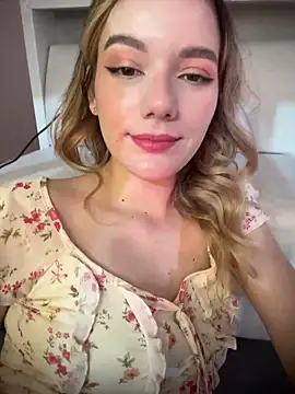 nicolecut (F young) - riding torso+lush ass+squirts Ticketshow
