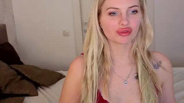 BlushingAngelita webcam