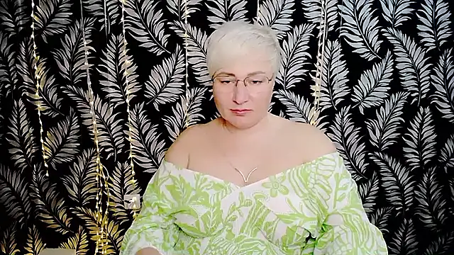 Olivia_playful webcam