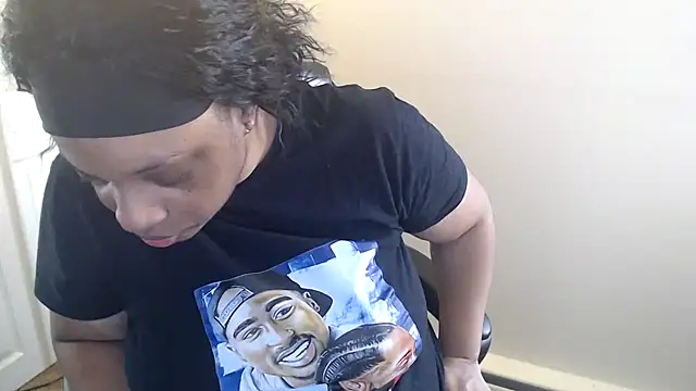 sexymona1218 (F mature) - 🍑 Phat  ᴀss 🍑  Bottle Trick🍑