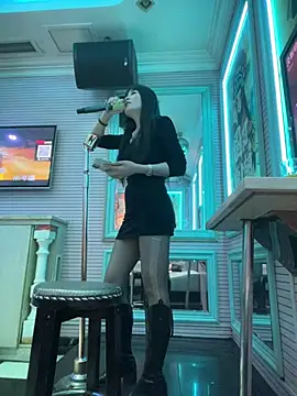 美女petoys在线直播