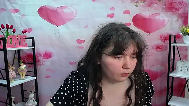 NeonilaLisova webcam