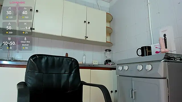 BustyGlow webcam