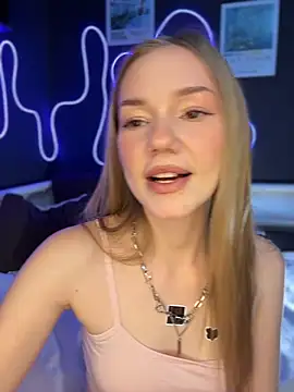 MilaMoone webcam