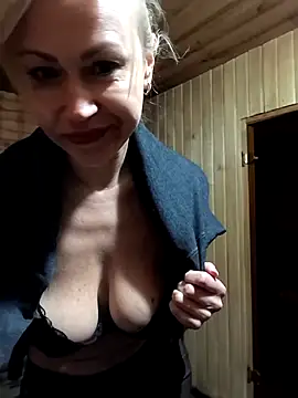 Elle_Milfa webcam