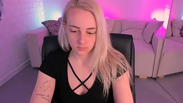 carolmoor - CarolMoor's free webcam - UK Sex Cams