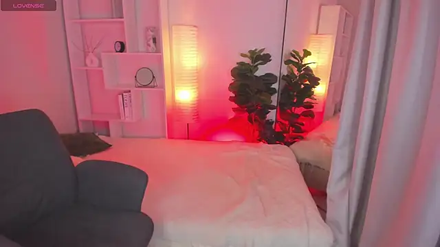LauraPurr webcam