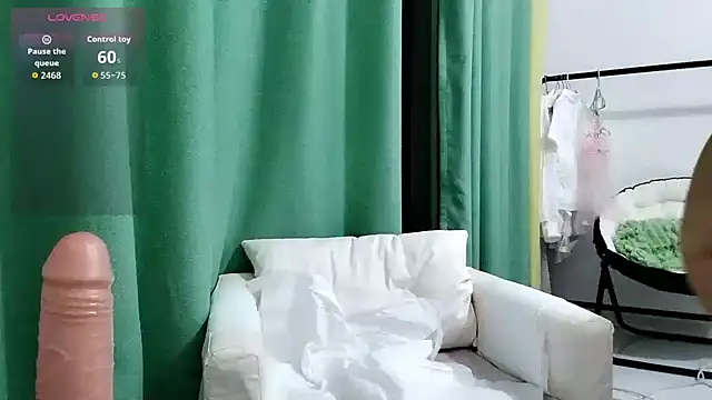 Leila-11 webcam