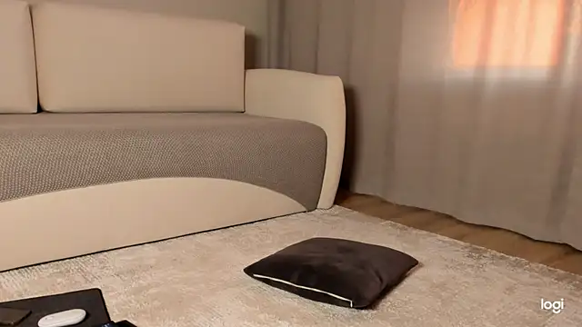 AmelinaLove webcam