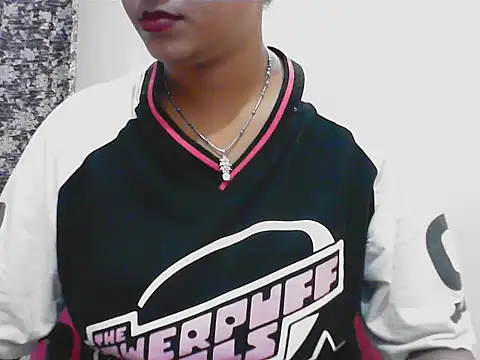 LovingPihu webcam