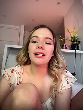 NicoleCut webcam