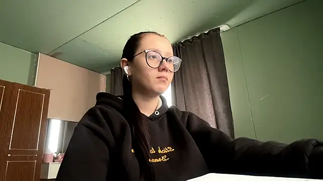 AdelleBaggenstoss webcam