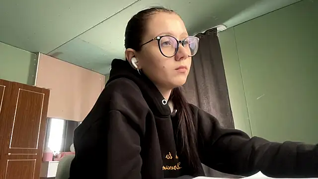 AdelleBaggenstoss webcam