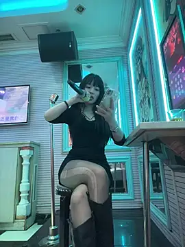 美女petoys在线直播