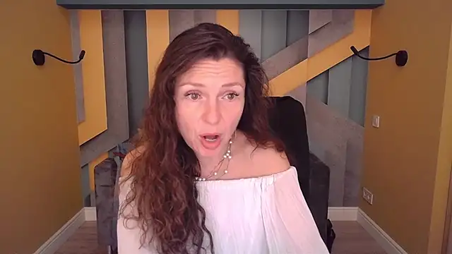 EllaLong webcam