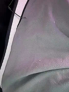 gurlnips