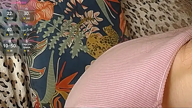 SquirtyEleanor webcam