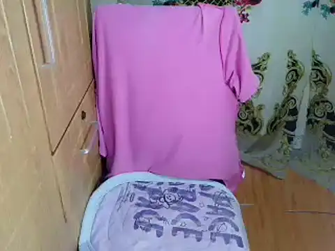 Naughtygiean webcam