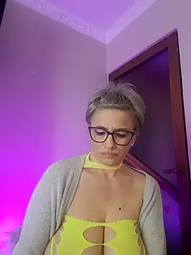 LunaBlaise webcam