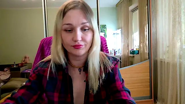 Hotty_Evochka webcam