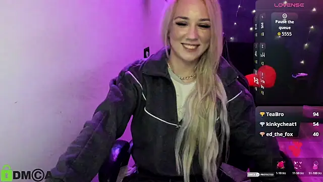 CrystalGirl99 webcam