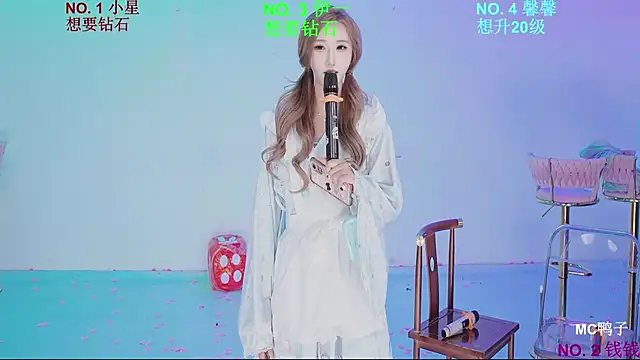美女ZZ000S33在线直播