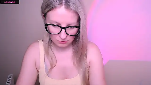 AnnePeach webcam
