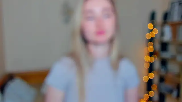 VioletteClaire webcam