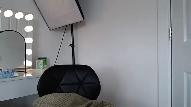 Theoliviamonet webcam