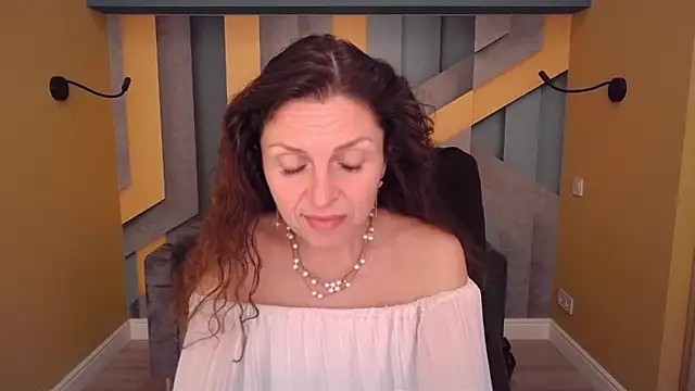 ellalong (F mature) - take off my bra