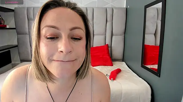 Charlot_milf webcam