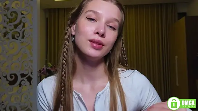 Adorielle webcam