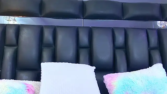 DahianaMoss webcam