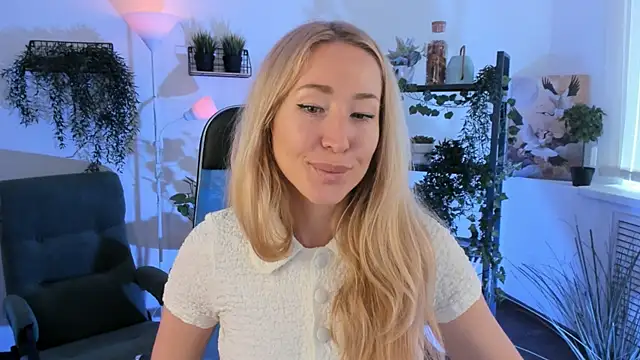 AstraMonroe webcam
