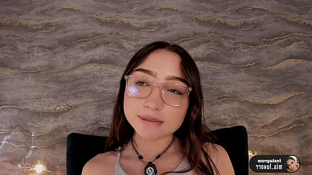 Mia_Luxor webcam