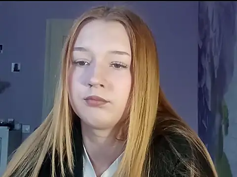 ChantayCambronne webcam