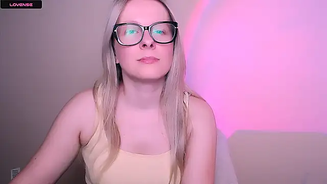 AnnePeach webcam