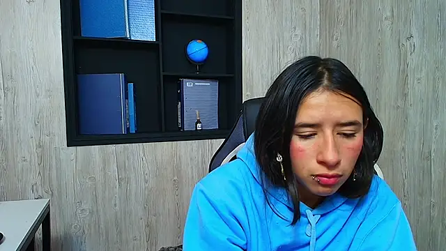 LilyRossi_ webcam