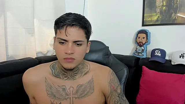 sweetlatinoboy live sex cam