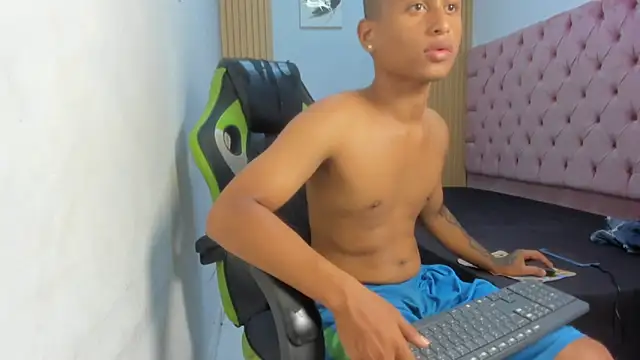 mastermorenohot1 webcam