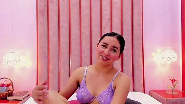 Zoe_Monrow webcam