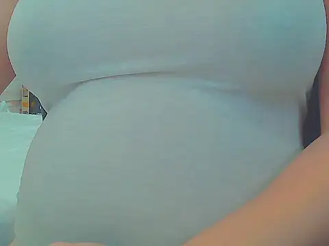 Modella: keepmepregnantT