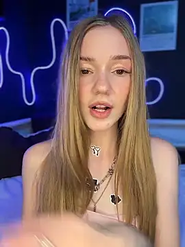 MilaMoone webcam