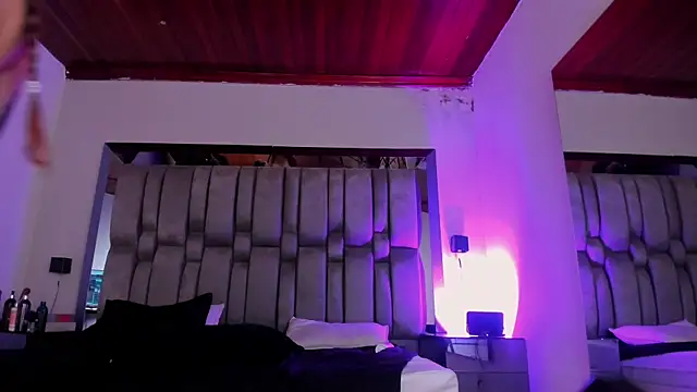 NikkySmiith webcam