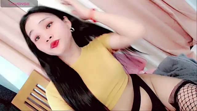Amomentoflust99 webcam