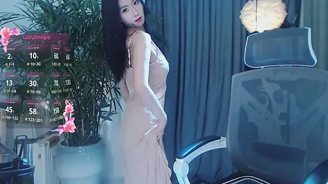 美女feifei-love在线直播